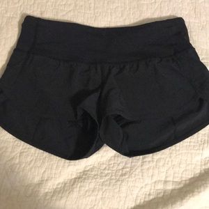 Lulu Lemon Run Swiftly Shorts size 4